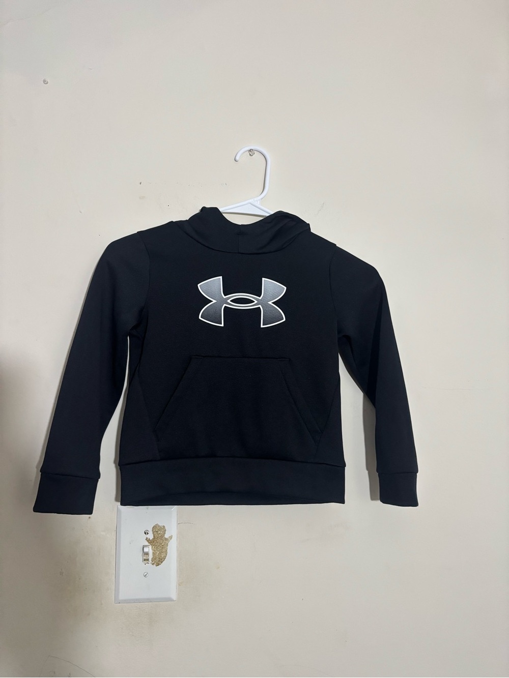 Under armour kids hoodie Size 5